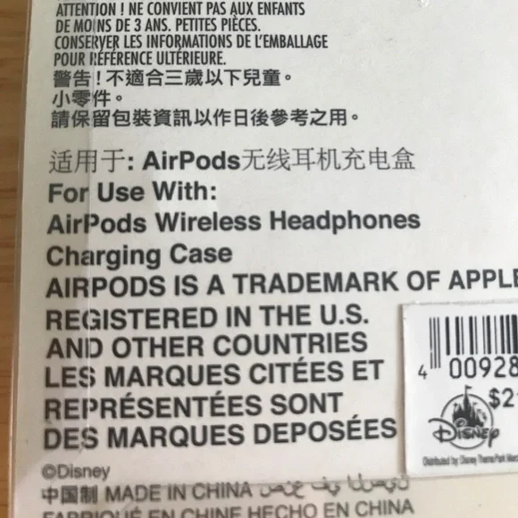 NEW WITH TAG DISNEYLAND SLEEPING BEAUTY CASTLE HEADPHONE CASE - Picture 4 of 4